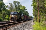 A southbound freight enters the yard in Shenandoah